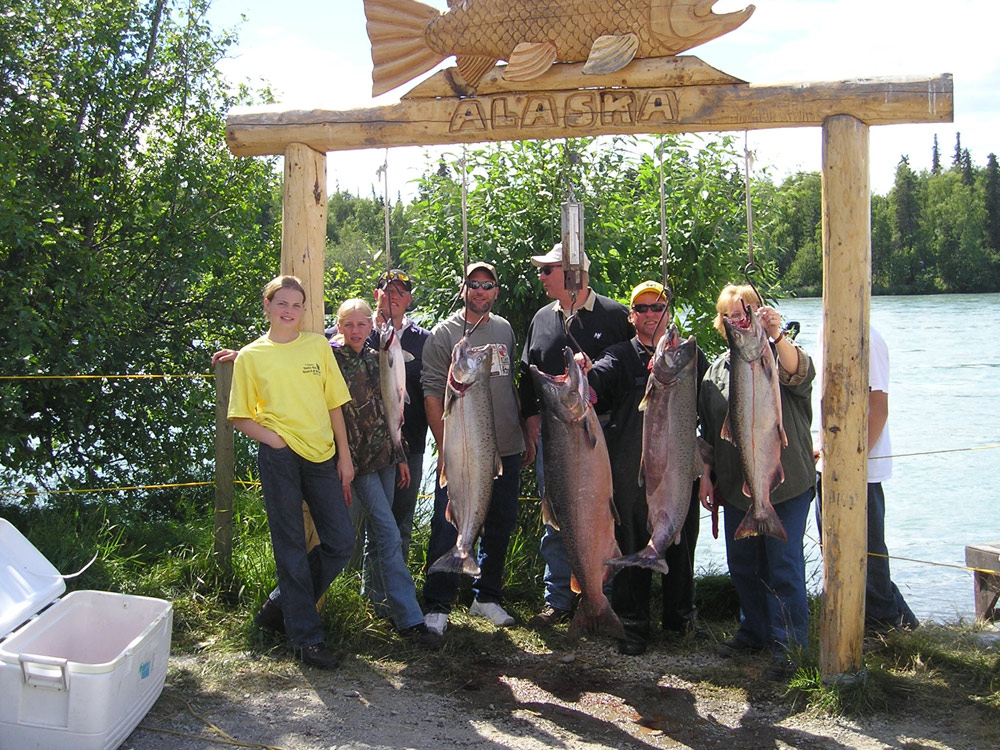 Family King Salmon Fishing Fun At Alaska Fishing And Lodging 1000